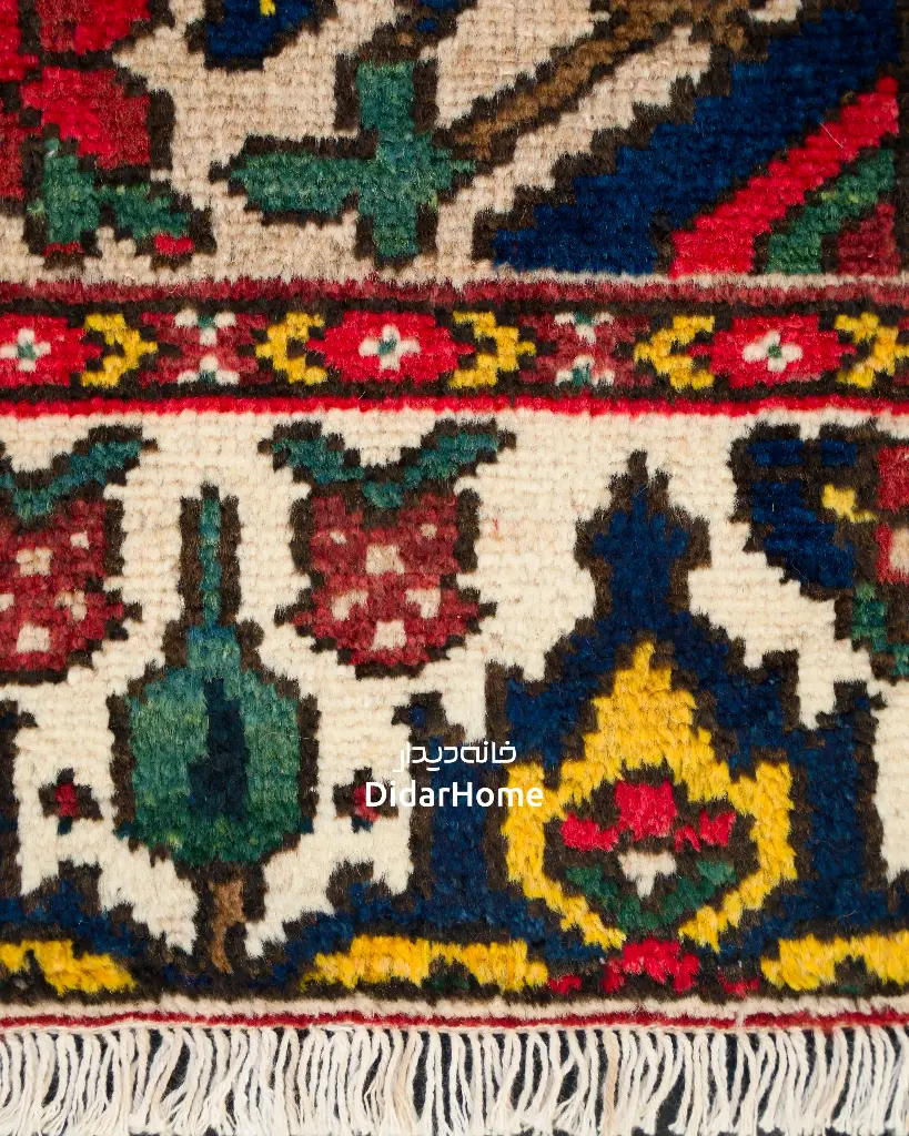 فرش دستباف آنتیک بختیاری طرح خشتی ۵/۳۴ متری