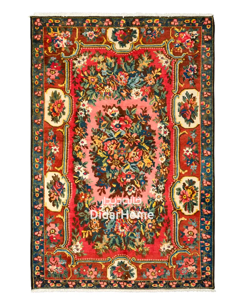 فرش دستباف آنتیک بختیاری طرح ترنجی ۳/۳۲ متری